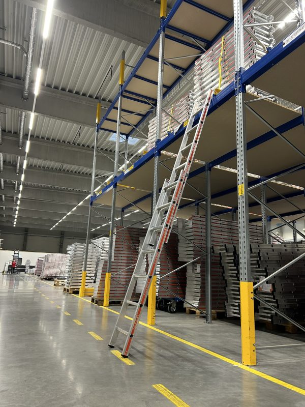 Hymer Inhangbare Schuifladder (tweedelig) - Afbeelding 6